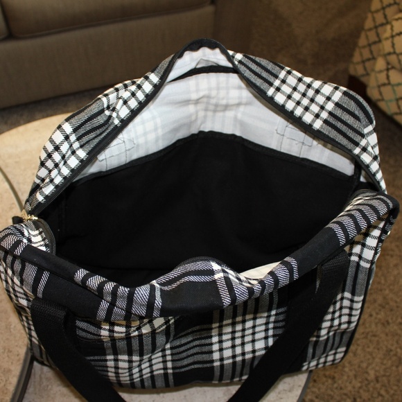 Away for the Weekender Travel Bag - Picture 12 of 12